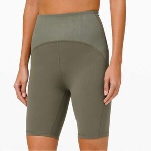Lululemon Blissful Bend Super High-Rise Short 8" in Army Green